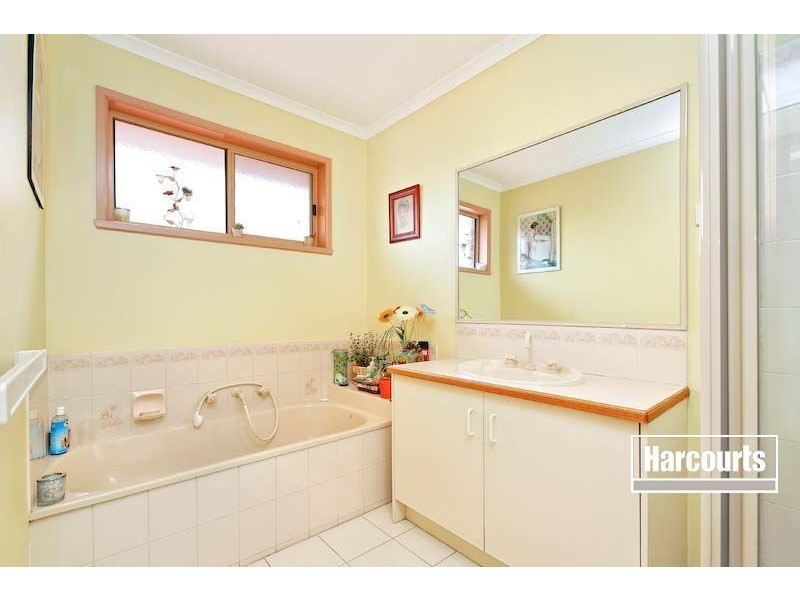 3 Dyson Drive, Lynbrook VIC 3975