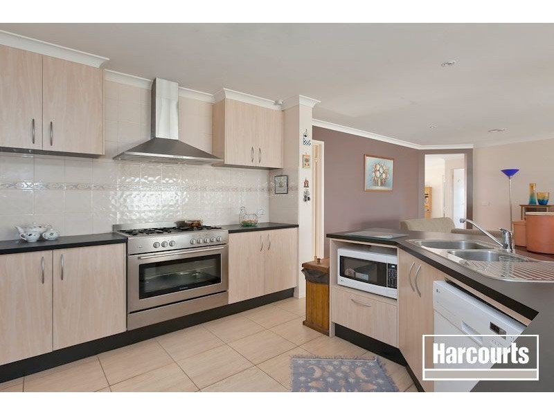 6 Boothby Terrace, Lynbrook VIC 3975