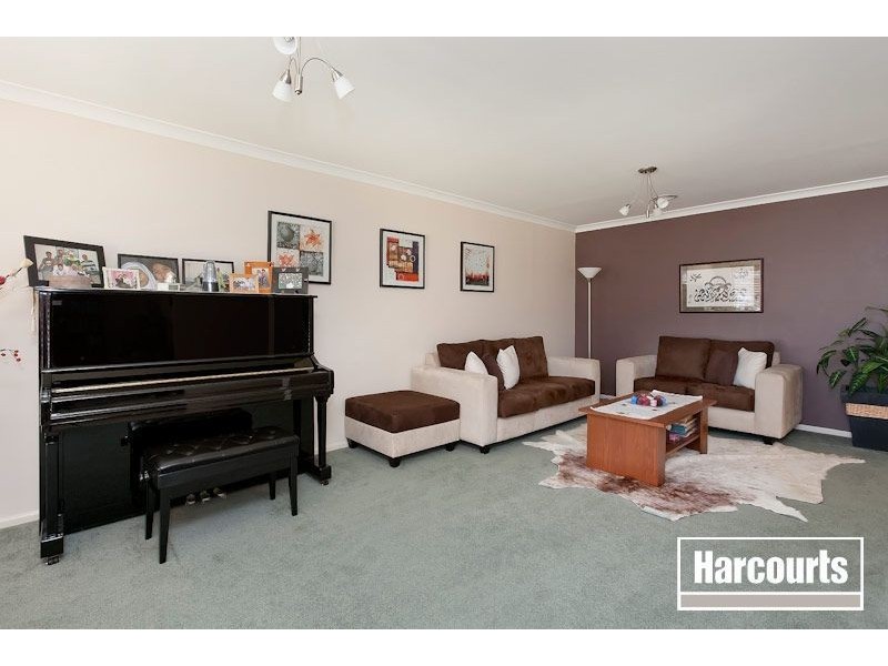6 Boothby Terrace, Lynbrook VIC 3975