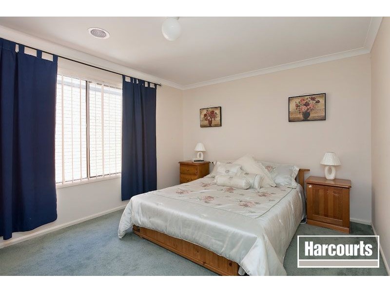 6 Boothby Terrace, Lynbrook VIC 3975