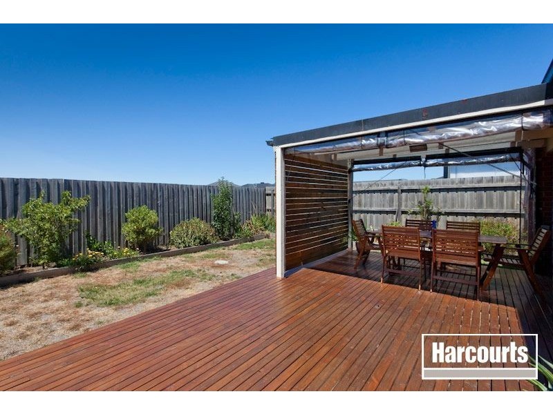 6 Boothby Terrace, Lynbrook VIC 3975