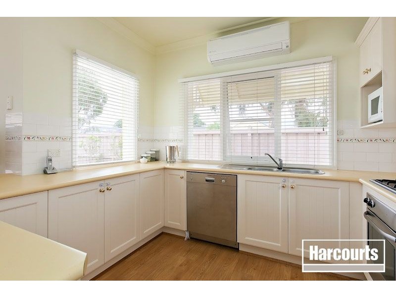 6 Pedley Way, Lynbrook VIC 3975