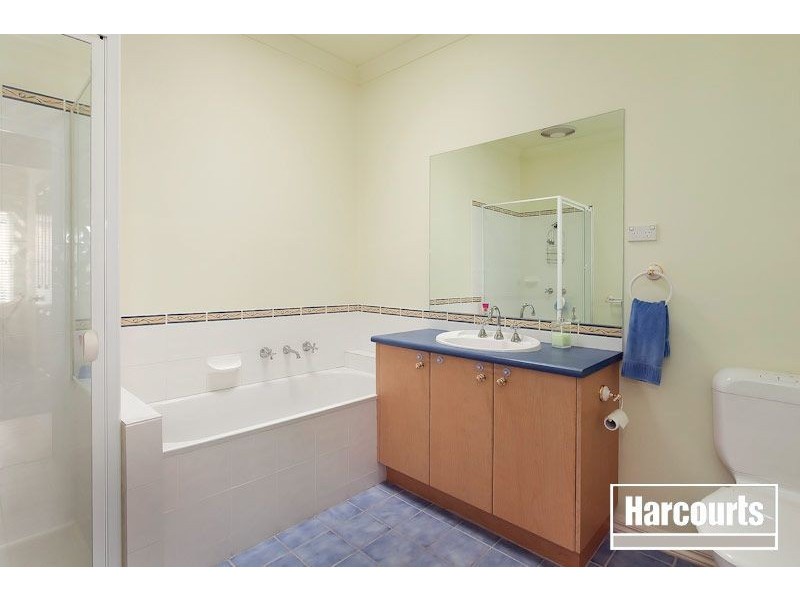 6 Pedley Way, Lynbrook VIC 3975