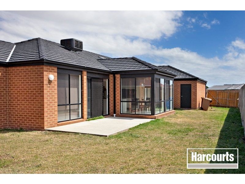 16 Boothby Terrace, Lynbrook VIC 3975