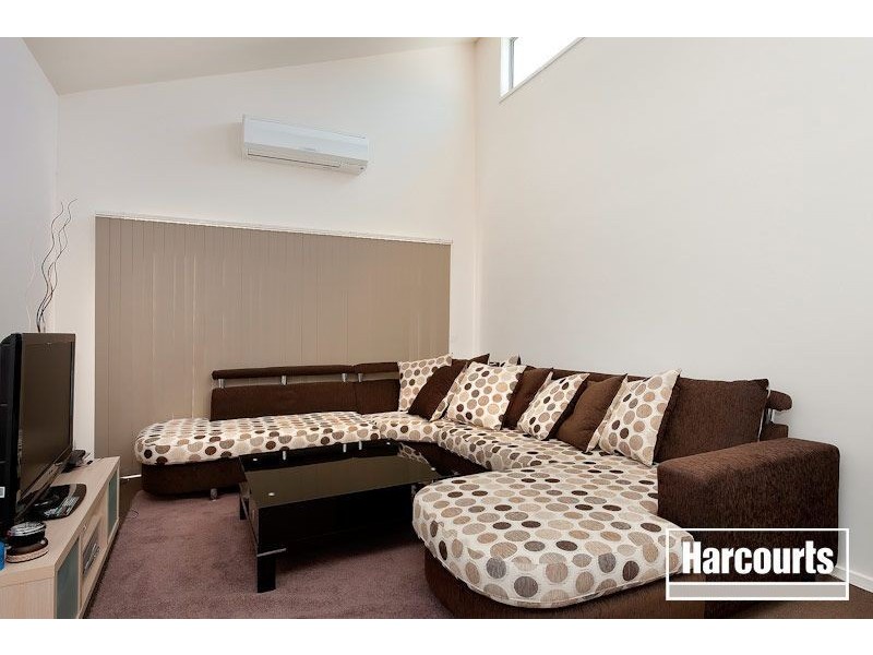 180 Paterson Drive, Lynbrook VIC 3975