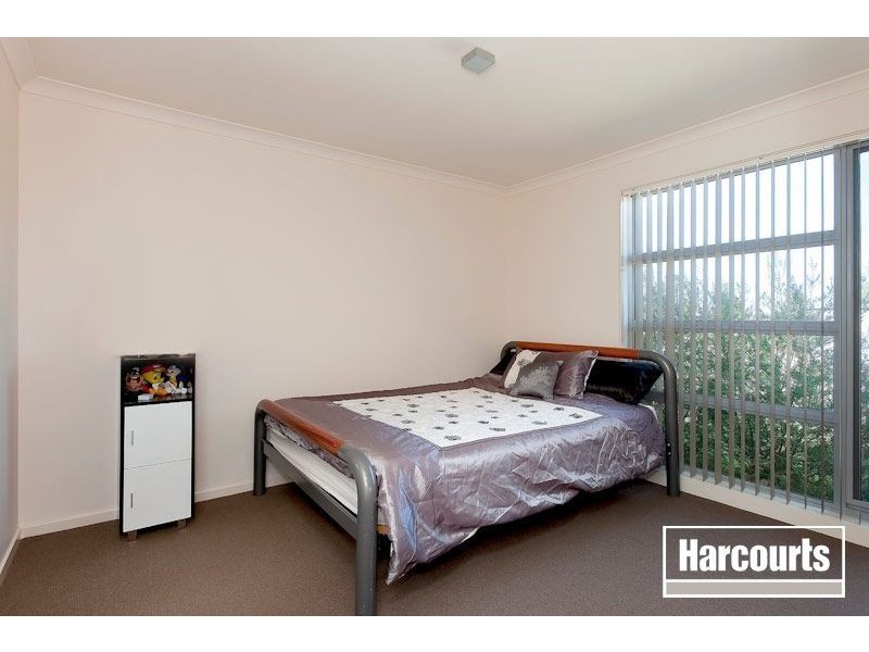 180 Paterson Drive, Lynbrook VIC 3975