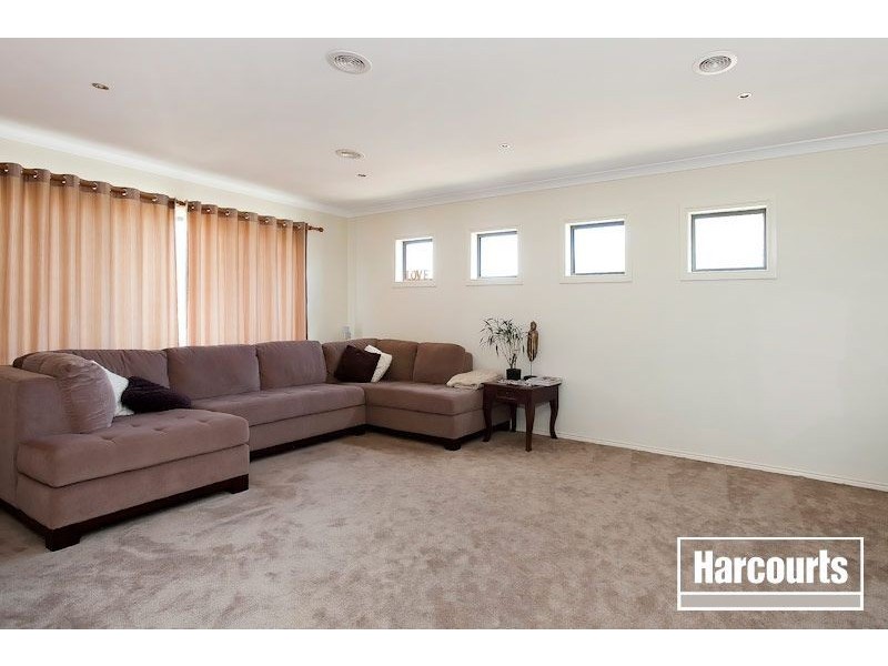 18 Olive Road, Lynbrook VIC 3975