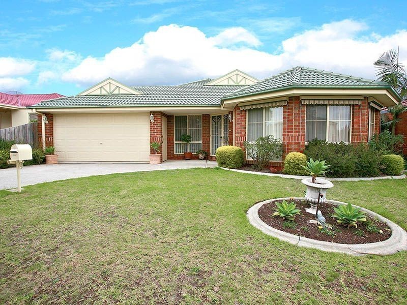 9 Slessor Avenue, Lynbrook VIC 3975