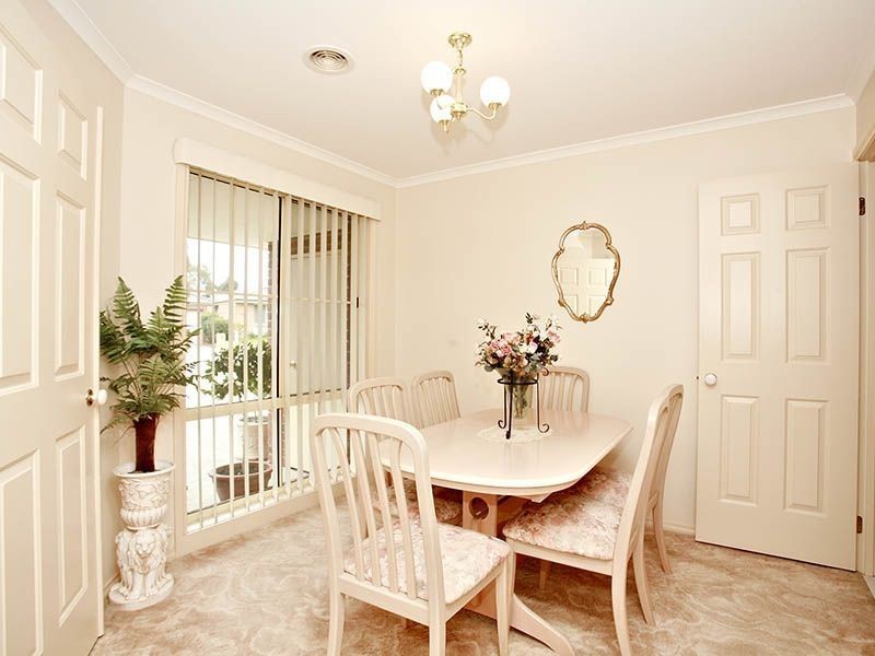 9 Slessor Avenue, Lynbrook VIC 3975