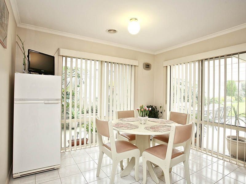 9 Slessor Avenue, Lynbrook VIC 3975