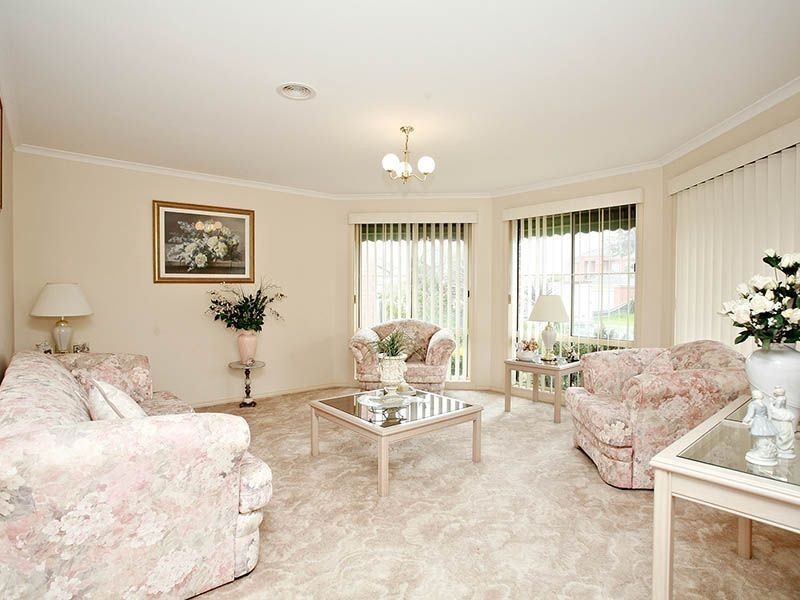 9 Slessor Avenue, Lynbrook VIC 3975