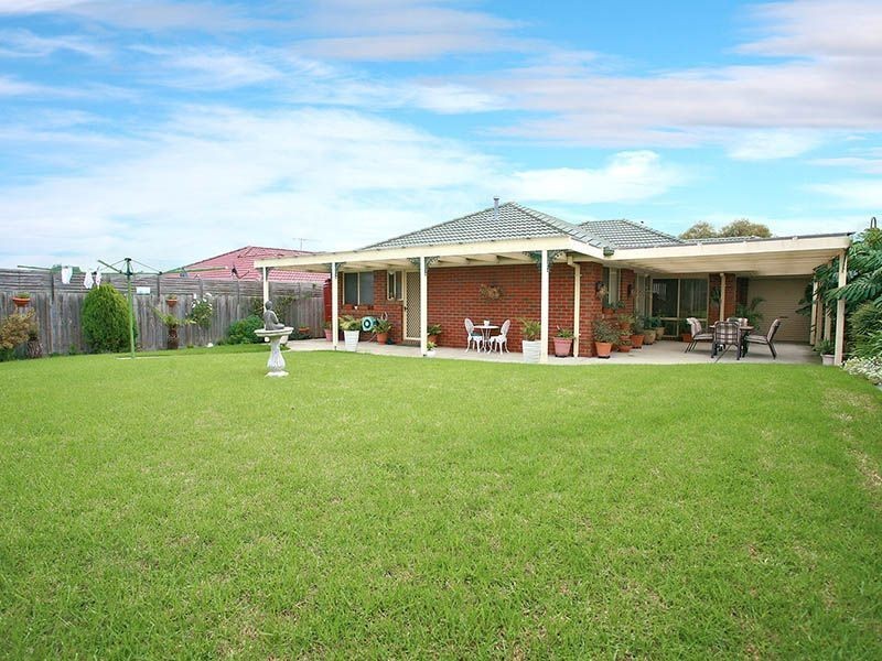 9 Slessor Avenue, Lynbrook VIC 3975