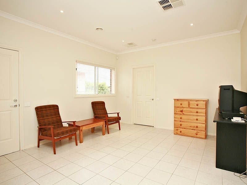 22 Caversham Terrace, Lynbrook VIC 3975