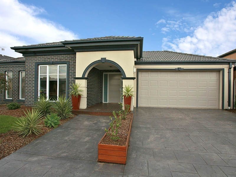 3 Boldrewood Place, Lynbrook VIC 3975