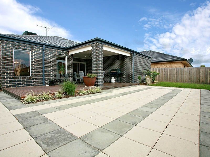 3 Boldrewood Place, Lynbrook VIC 3975