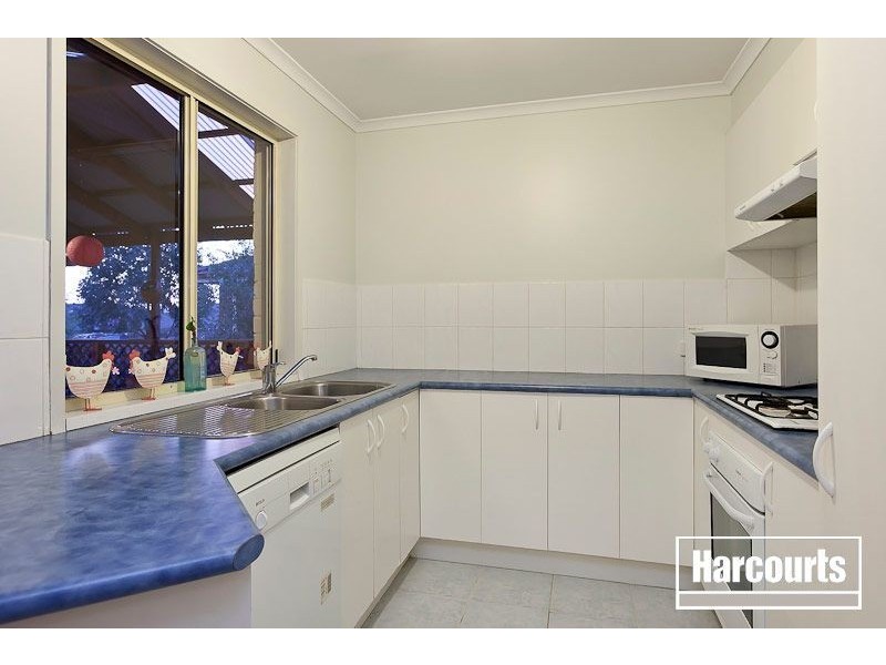 41 Hutchinson Drive, Lynbrook VIC 3975