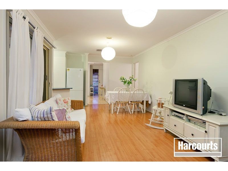 41 Hutchinson Drive, Lynbrook VIC 3975