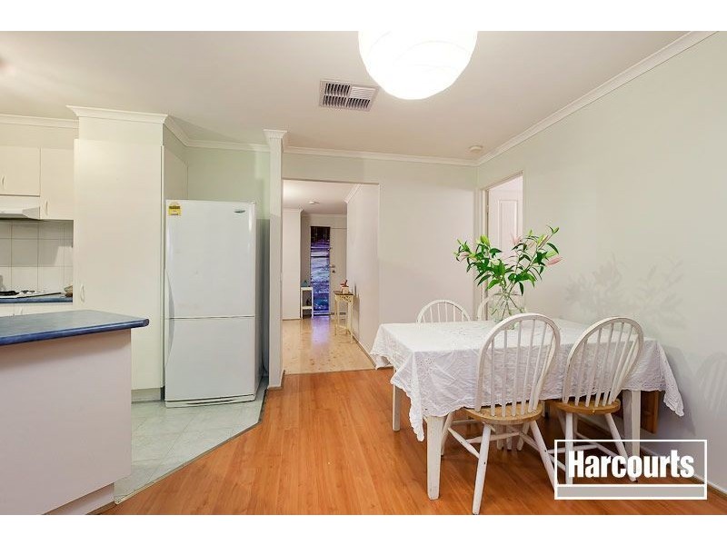 41 Hutchinson Drive, Lynbrook VIC 3975