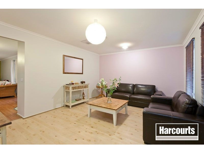 41 Hutchinson Drive, Lynbrook VIC 3975