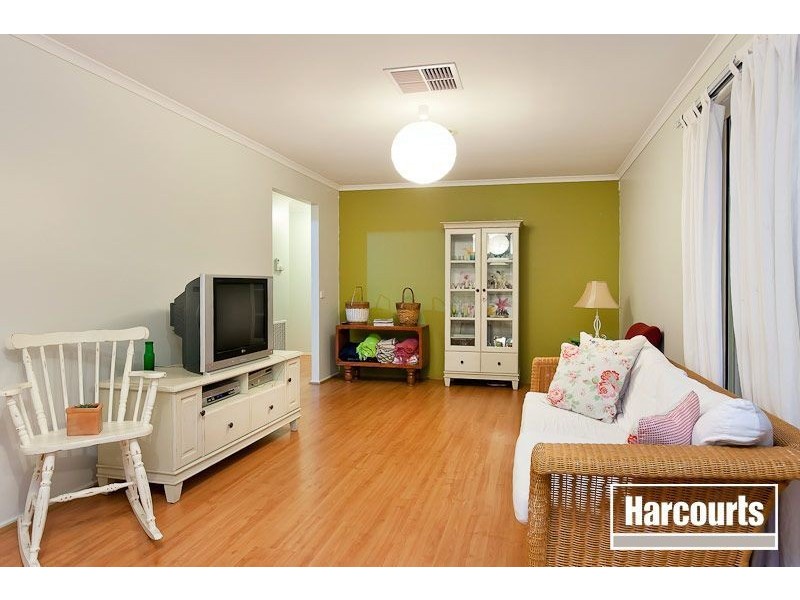 41 Hutchinson Drive, Lynbrook VIC 3975