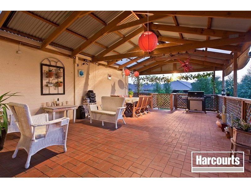 41 Hutchinson Drive, Lynbrook VIC 3975