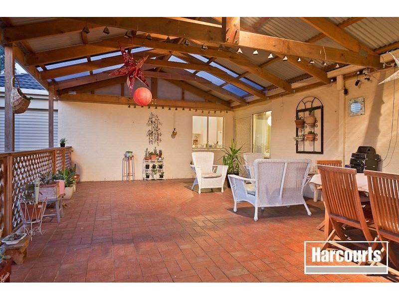 41 Hutchinson Drive, Lynbrook VIC 3975