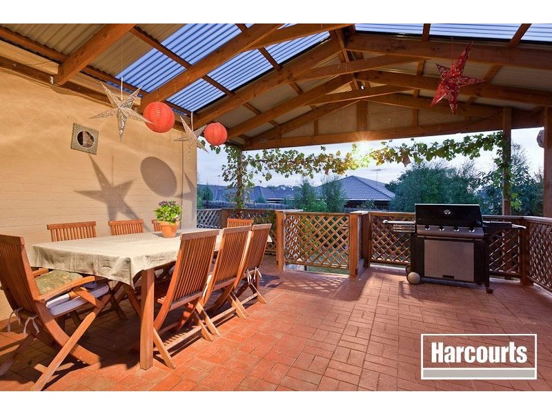 41 Hutchinson Drive, Lynbrook VIC 3975