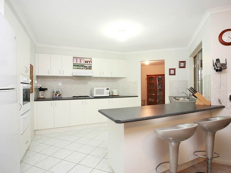 7 Macleod Way, Lynbrook VIC 3975
