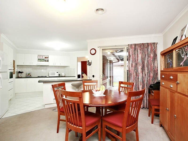 7 Macleod Way, Lynbrook VIC 3975