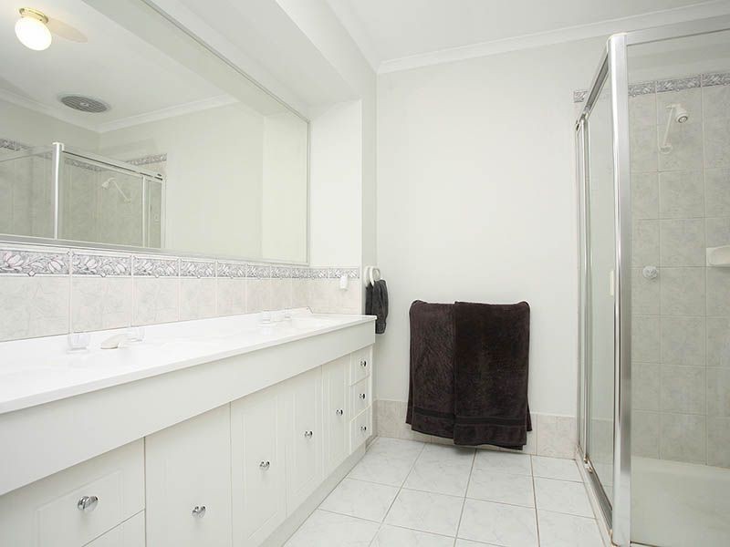 7 Macleod Way, Lynbrook VIC 3975