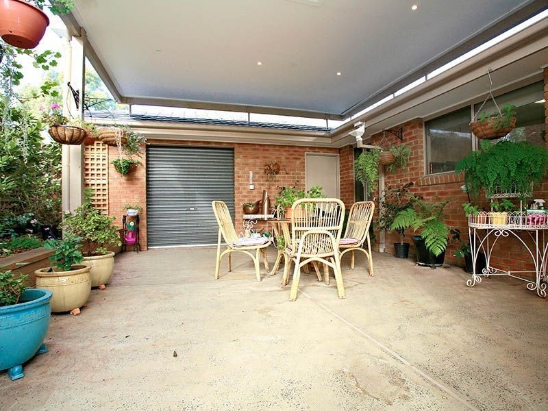 16 Henry Lawson Drive, Lynbrook VIC 3975