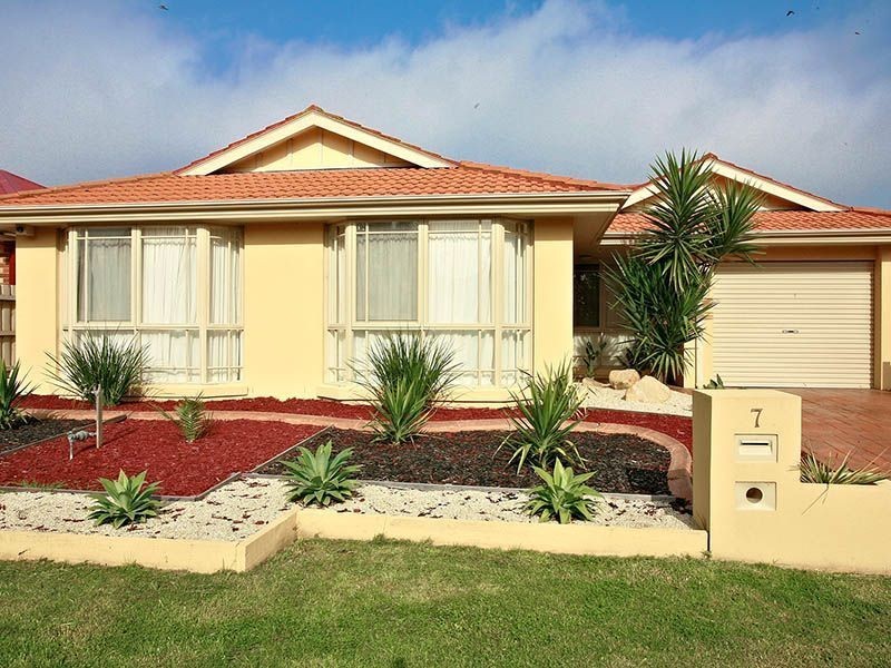 7 Dutton Close, Lynbrook VIC 3975
