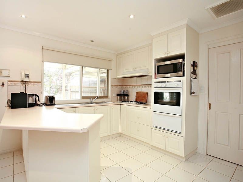 7 Dutton Close, Lynbrook VIC 3975
