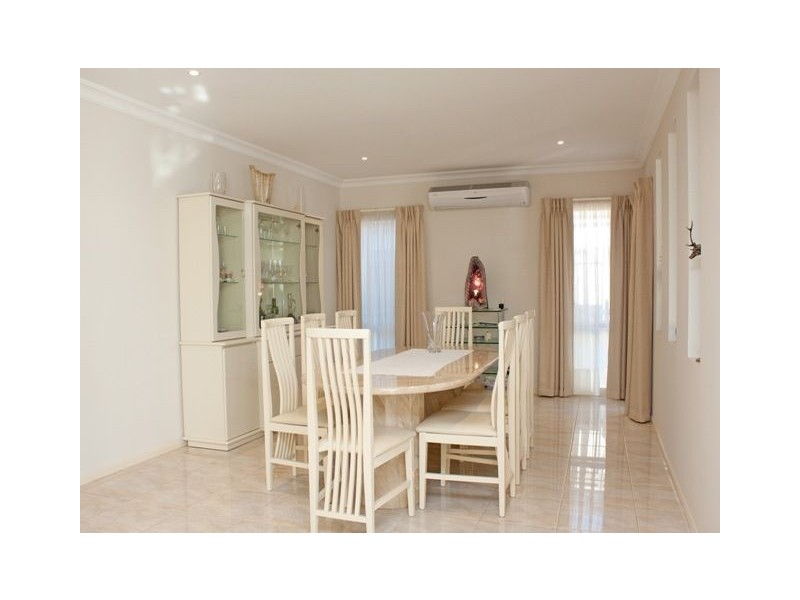 7 Golden Elm Way, Lyndhurst VIC 3975