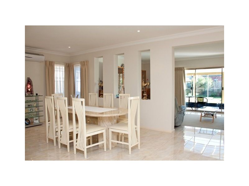 7 Golden Elm Way, Lyndhurst VIC 3975