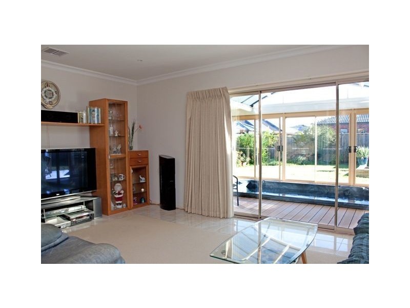 7 Golden Elm Way, Lyndhurst VIC 3975