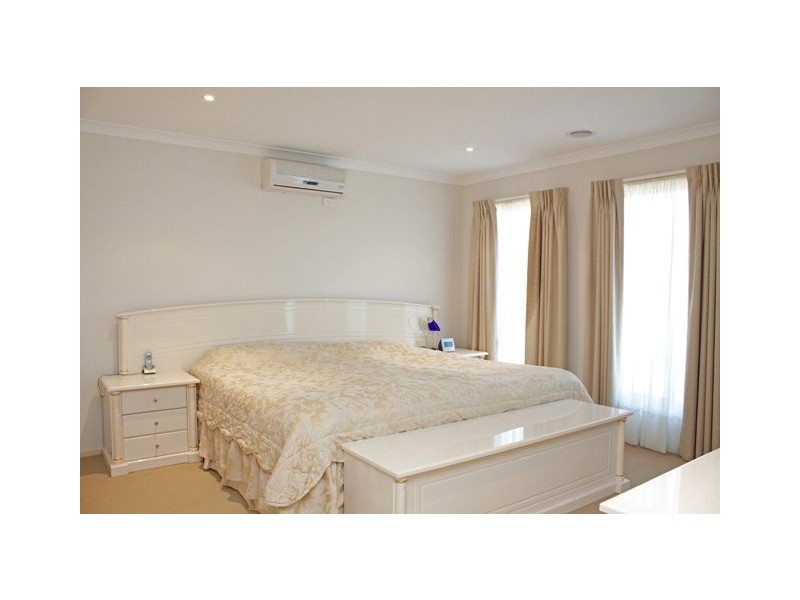 7 Golden Elm Way, Lyndhurst VIC 3975