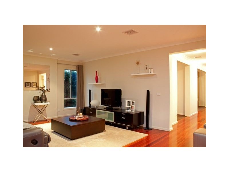 76 Paterson Drive, Lynbrook VIC 3975