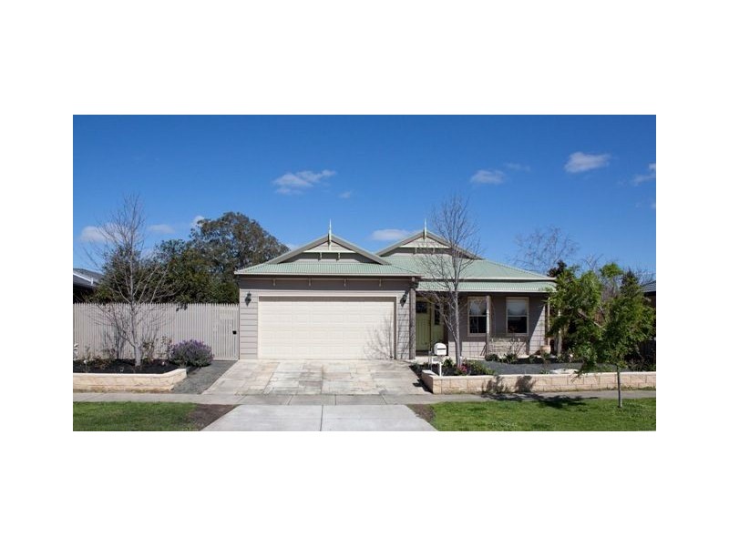 5 Moreton Bay Boulevard, Lyndhurst VIC 3975