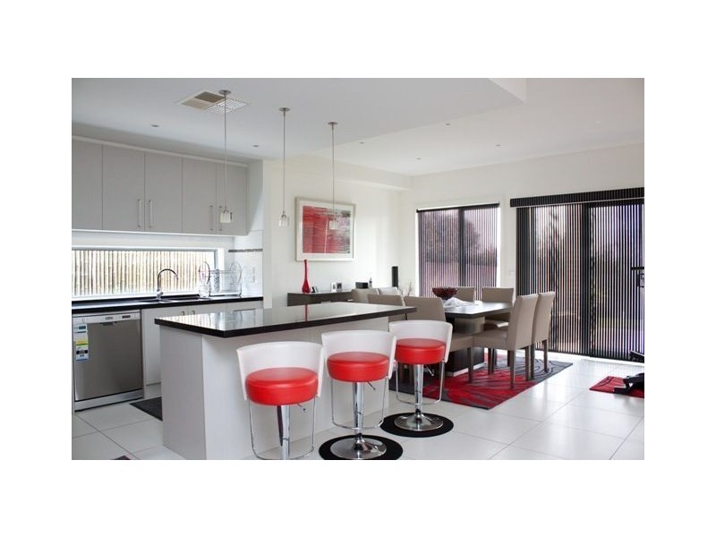 34 Yellowbox Cresent, Lyndhurst VIC 3975