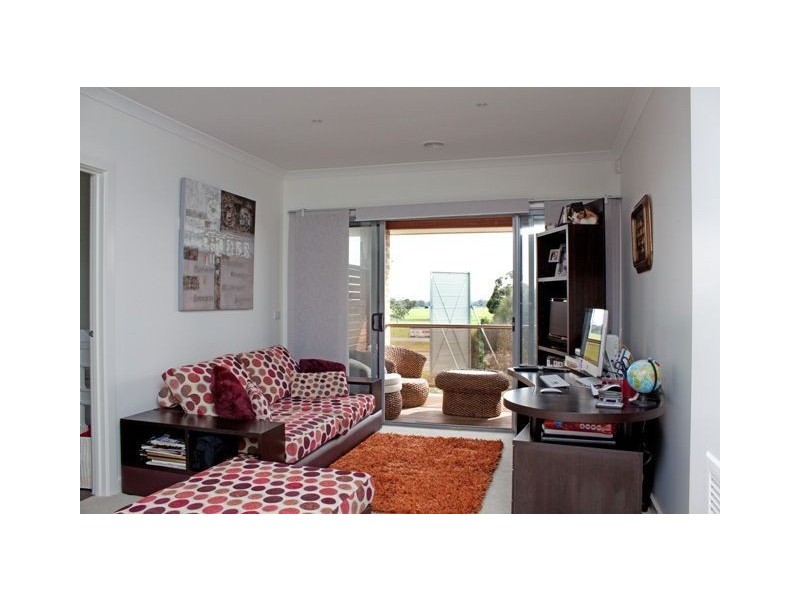 34 Yellowbox Cresent, Lyndhurst VIC 3975