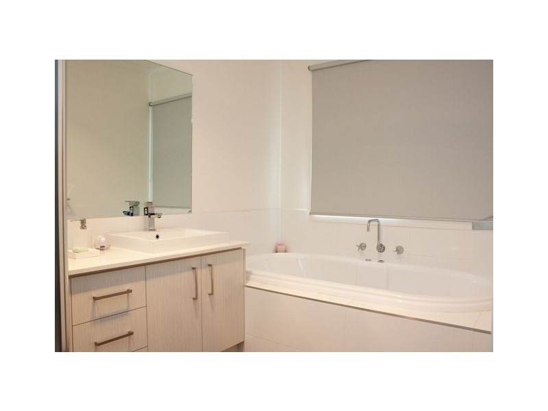 34 Yellowbox Cresent, Lyndhurst VIC 3975