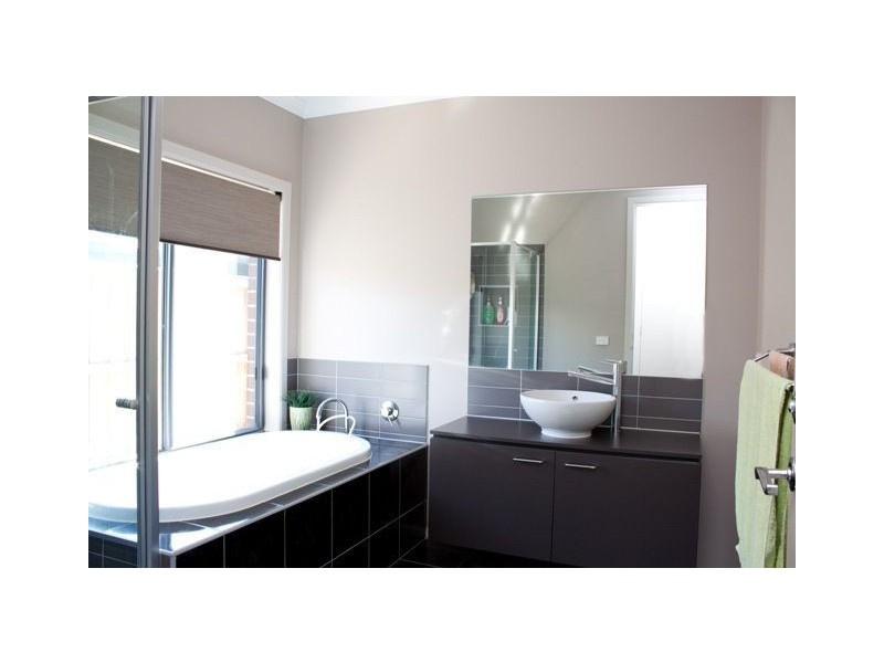 11 Tobin Way, Lyndhurst VIC 3975