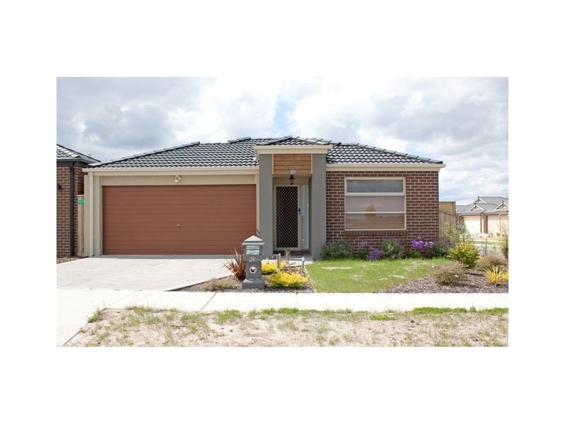 12 Boland Drive, Lyndhurst VIC 3975