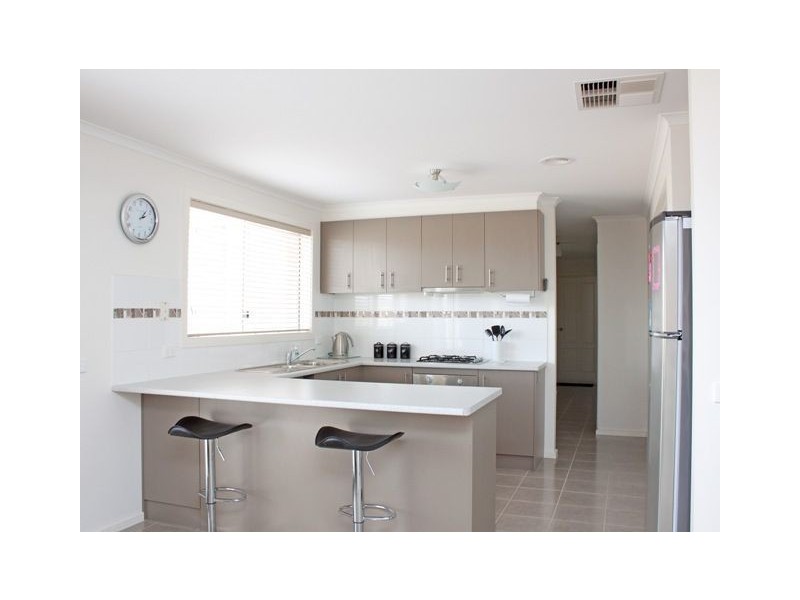 12 Boland Drive, Lyndhurst VIC 3975