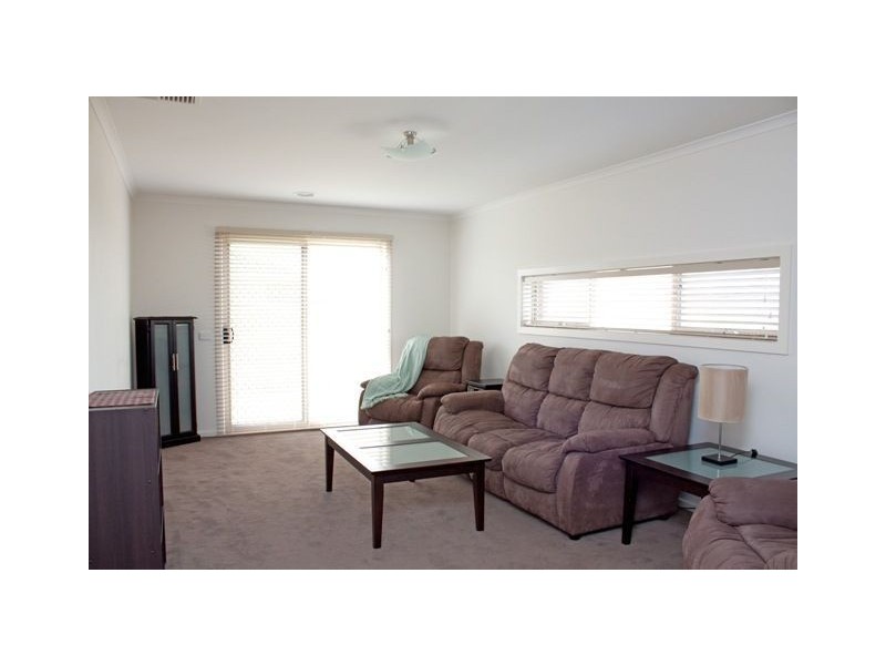 12 Boland Drive, Lyndhurst VIC 3975