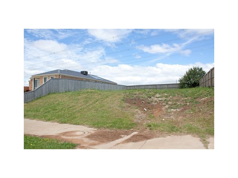 103 Majestic Boulevard, Cranbourne VIC 3977