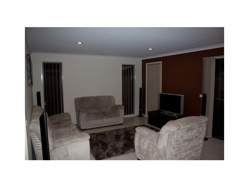 5 Banfield Place, Lyndhurst VIC 3975