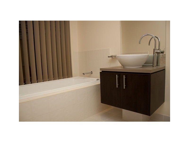 5 Banfield Place, Lyndhurst VIC 3975