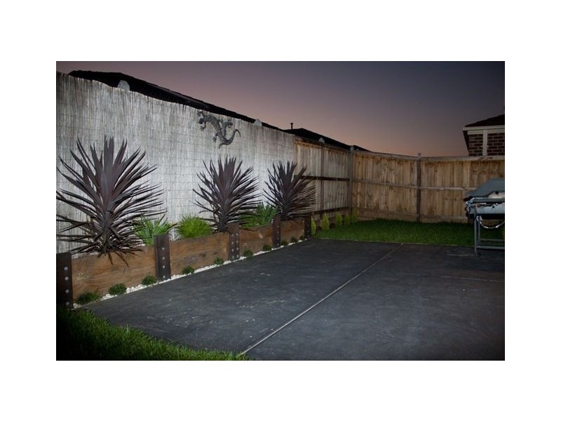 5 Banfield Place, Lyndhurst VIC 3975